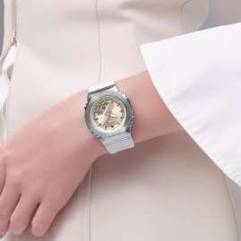 Casio GM-S2110-7A9ER G-Shock Classic Damenuhr Weiß/Goldfarben