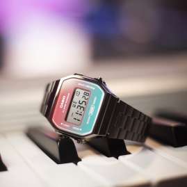 Casio A168WERB-2AEF Vintage Iconic Women's Watch Pink/Turquoise