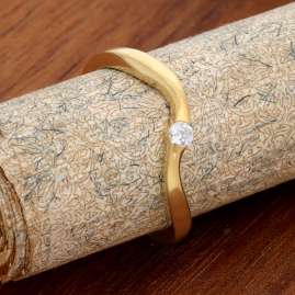 trendor 21148 Damenring Gold 333/8K mit Zirkonia