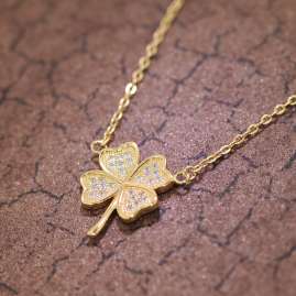 trendor 75488 Ladies' Lucky Clover Pendant Necklace Gold Plated Silver