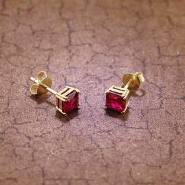 trendor 51680-07 Ladies' Stud Earrings 333 / 8K Gold Synthetic Garnet