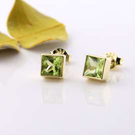 Acalee 70-1025-04 Earrings Gold 333 / 8K with Peridot