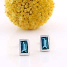 Acalee 70-1023-03 Topaz-Earrings White Gold 333 / 8K with Topaz London Blue
