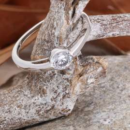 GLIZZ GL1670 Damenring Weißgold 333/8K Solitär-Ring mit Zirkonia