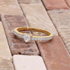 GLIZZ GL1189 Verlobungsring 333/8K Gelbgold mit Zirkonia Herz