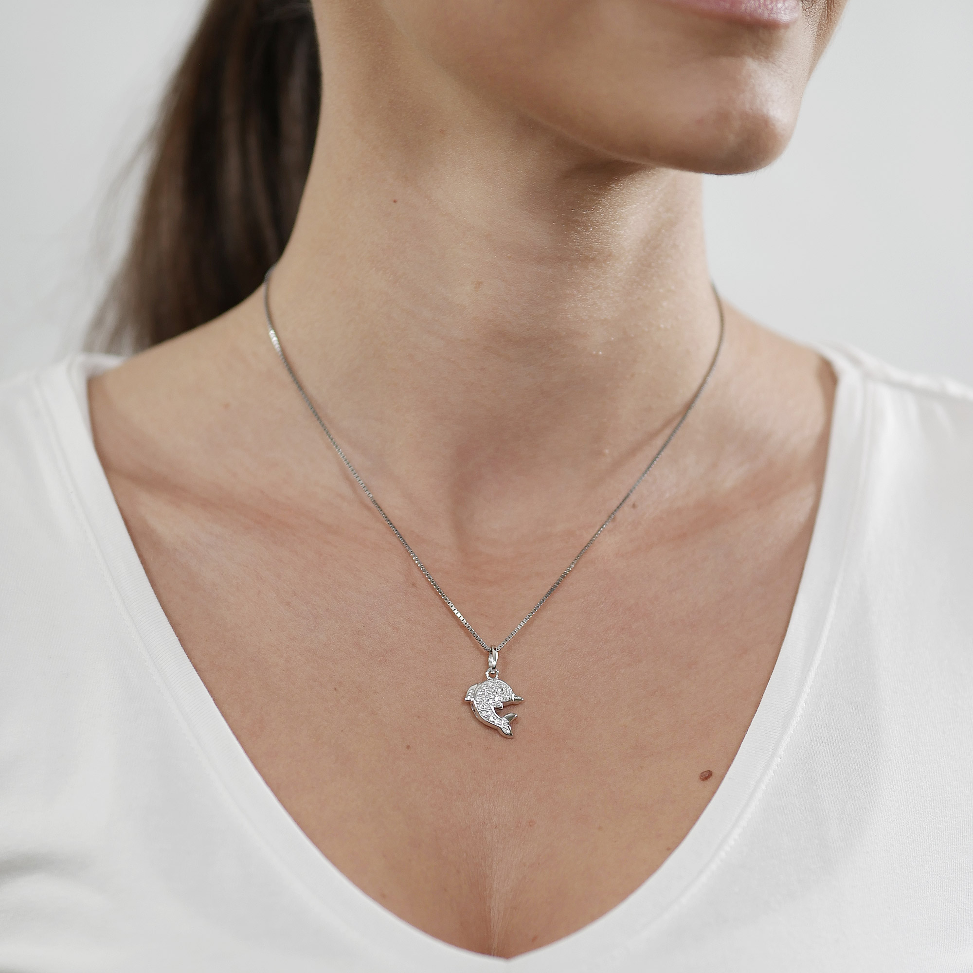 Neu und OVP Silbernes Delfin-Schmuckset mit Halskette und Ohrringen 