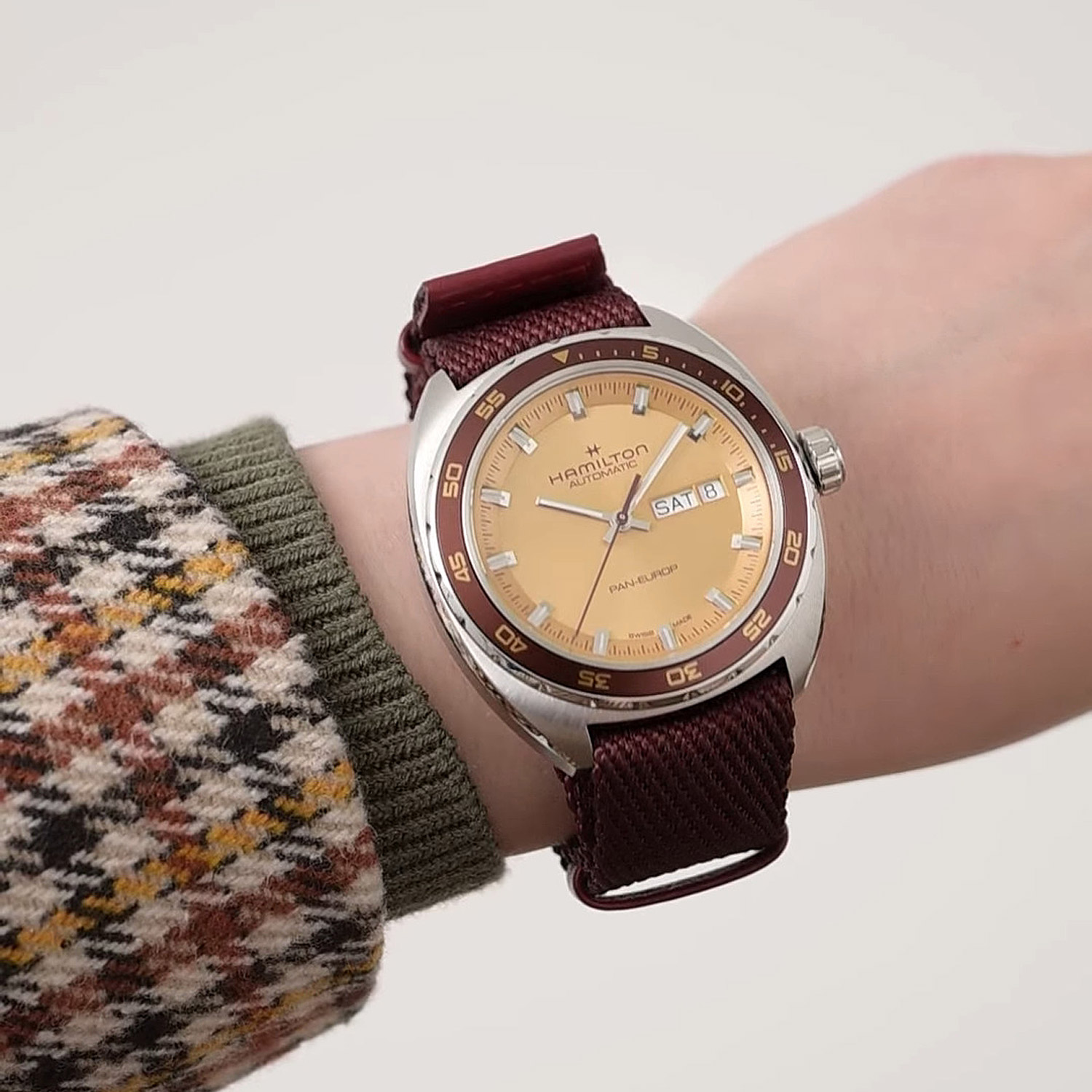 Hamilton Herrenuhr Pan Europ Day Date Automatik Beige 2 Bänder 